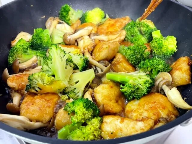 夜のHIIT後に食べたい鶏むね肉とブロッコリーの低脂質炒め | HIIT-TRAINING.JP 夜のHIIT後に食べたい鶏むね肉とブロッコリーの低脂質炒め