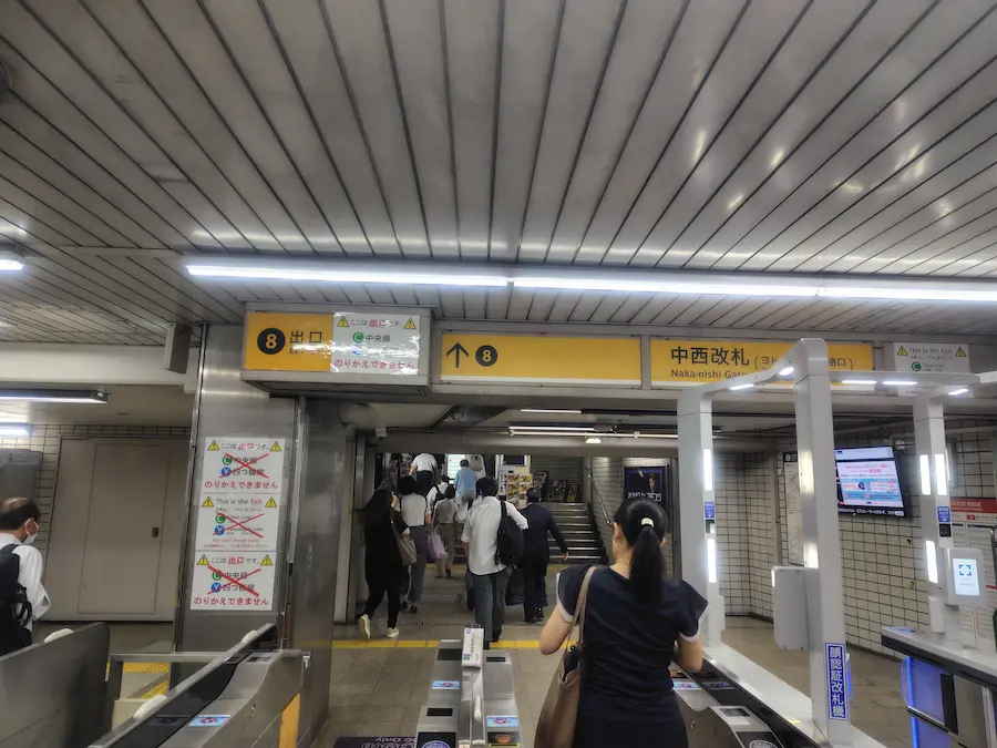 本町駅８番出口